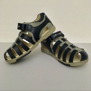 NEW Momo Grow Leather Sandals Size 11 Toddler